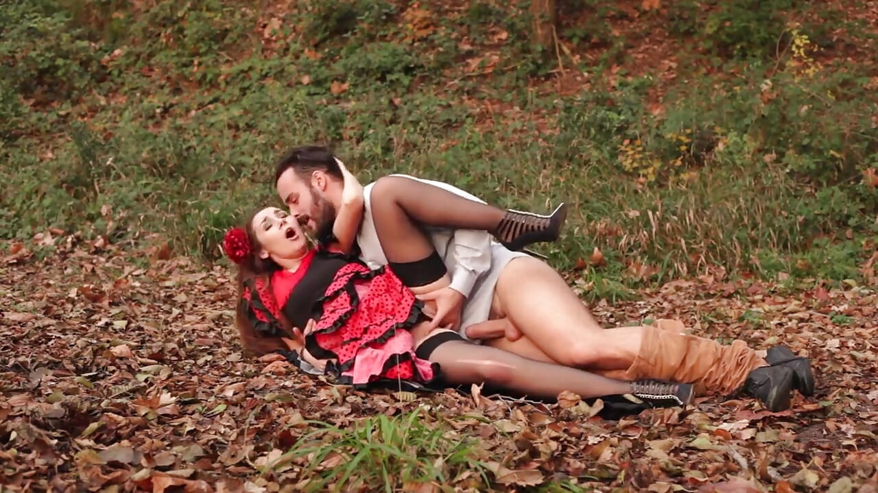 Polka Dot Skirt Babe Fucked Hard in Forest