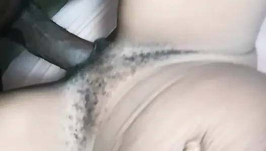 Afrikalı Büyük Siyah Yarak Sıkı Amcıklı Kızı Sikiyor