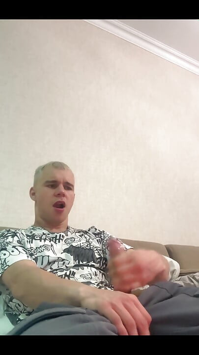 Jerking off and Cum in Sweatpants