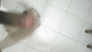Kote hitam besar melancap dan pancutan mani
