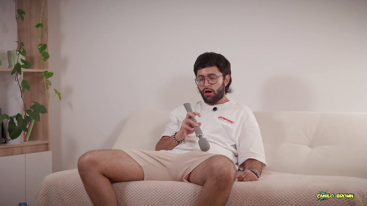 Magic Wand Solo - de grande protuberância a porra sem mãos e esguicho masculino explosivo pós-porra