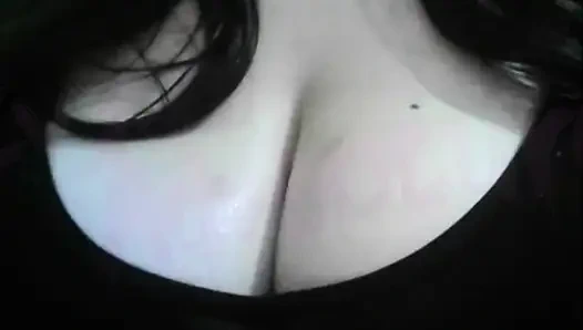 Ateşli evli kadın otaku inek büyük göğüsleriyle oynarken hentai izliyor #3