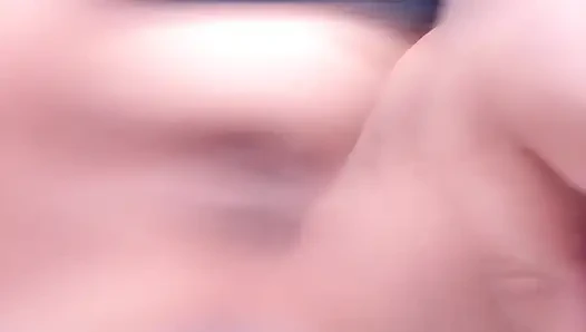 Сквиртую в камеру