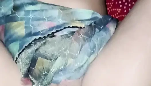 Hintli kadın geceyi ateşli yenge ile geçirdi