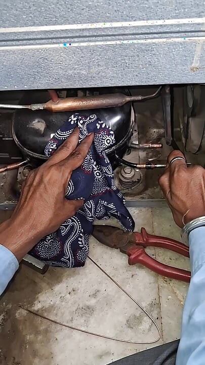 Gas charges in Refrigerator r134