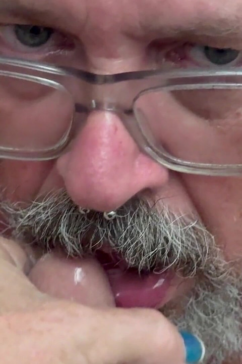 Stepdaddybearaz Feeding His Cock to Chefbarez