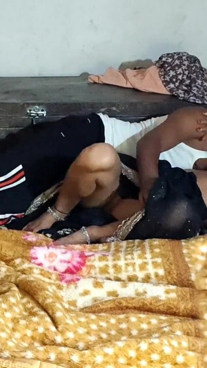 Real Desi Village bhabhi first time xxx with his stepbrother in Hindi language. Desi Village bhabhi Xxx video. | Clip 1