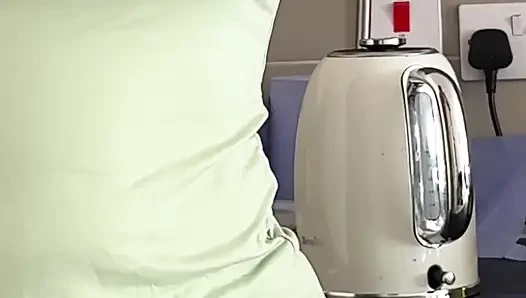 The Kettle Challenge... Gara-gara nggak tahan lagi, celanaku dientot habis-habisan sampai belenggu