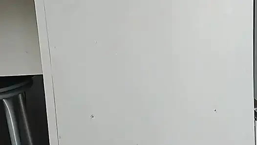 Meine Tante zeigt mir das neue Kleid für eine liberale Party