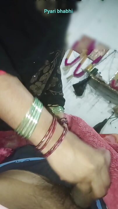 Elder drains water from cock Hindi Audio: Best handjobs
