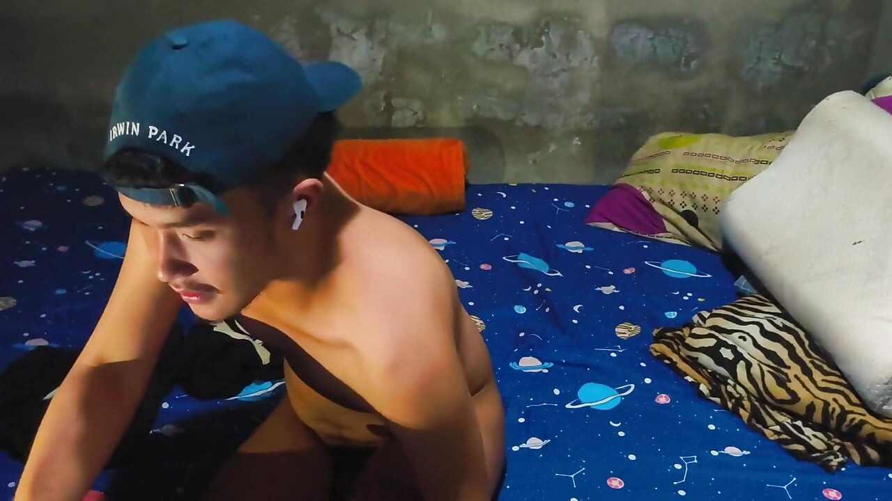 Sexy Pinoy Twink Wank Session