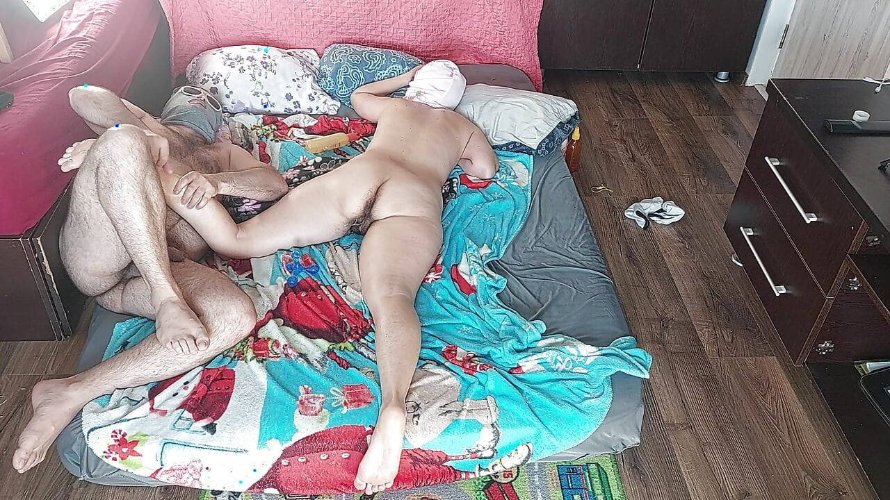 Amateur-paar sinnliche massage mit Öl.
