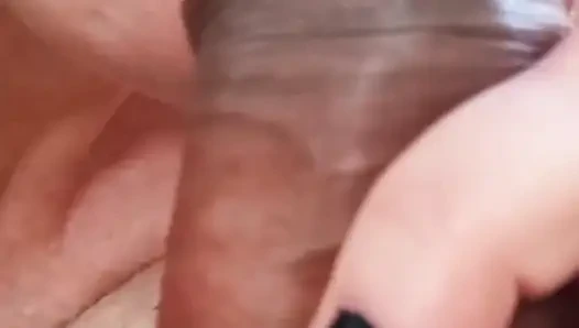 Вкусная сосет с красными губами