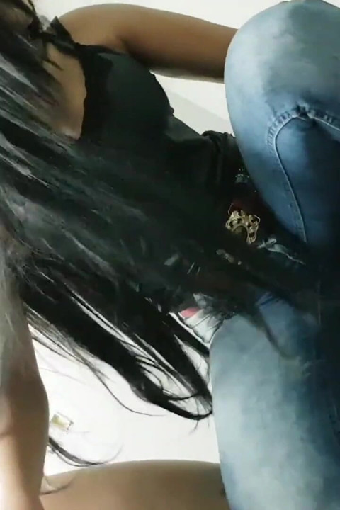 Gabriela Sampaio'un keskin tırnaklı tehlikeli ayakları