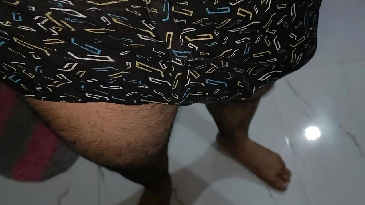 Duty se sidha Aakar nanga hokar nahane lag Gaya