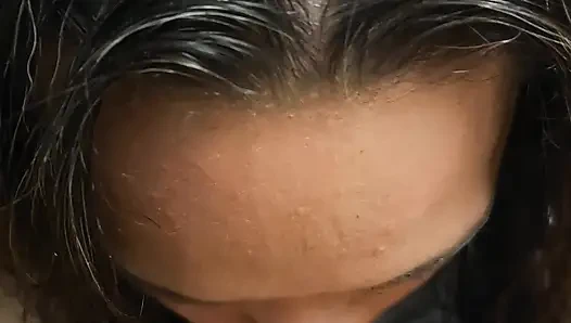 Возбужденная мачеха сосет член