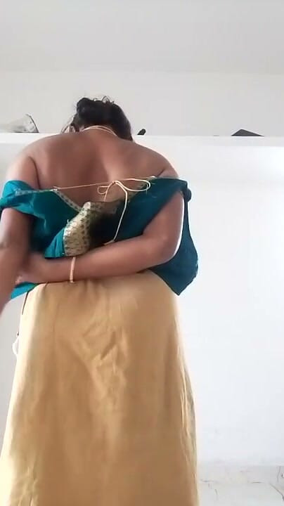 Swetha tamil wife saree strip record video | Clip 1
