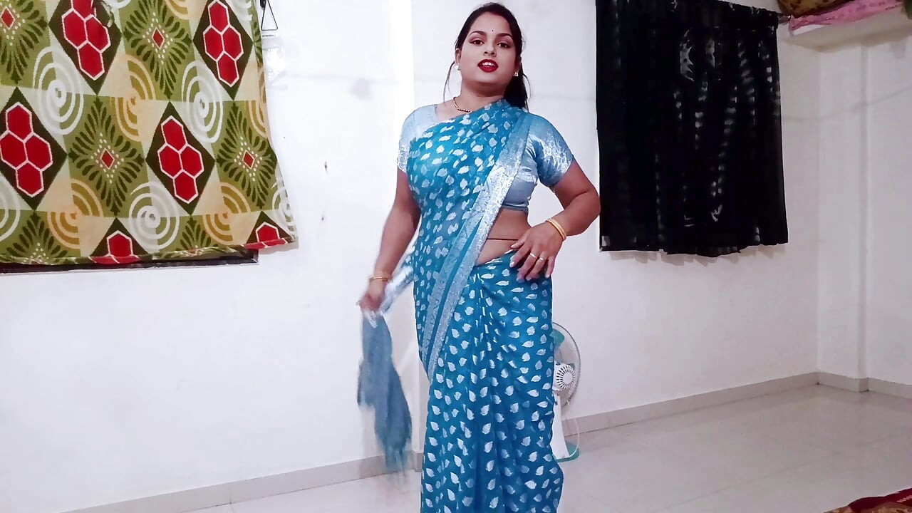 Rhea Bhabhi had sex with a fan maker