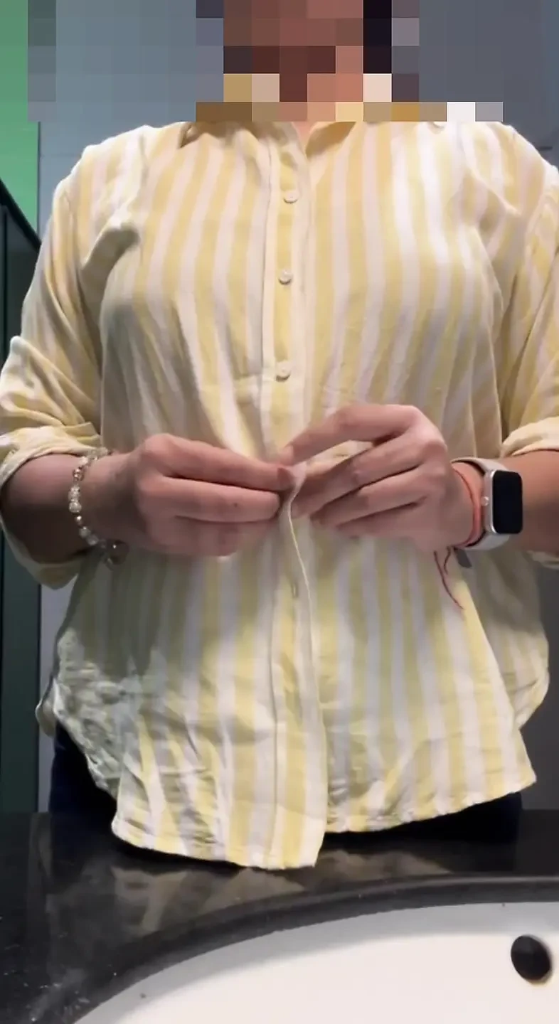 Desi Bhabhi Selfie boobs show