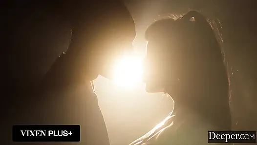 Глубже. Голодная до большого черного члена маленькая шайба требует, чтобы ее жестко трахнули в грубой игре с силой