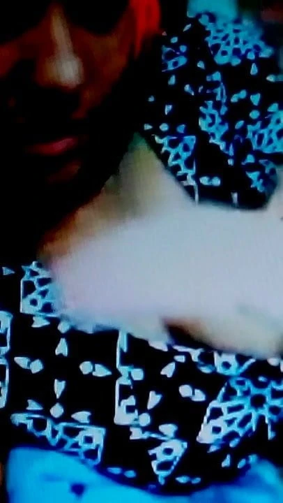 SHE TOUCHING HER BODY