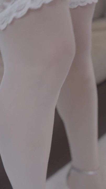 Blonde MILF in Stockings Gives Erotic Foot Fuck