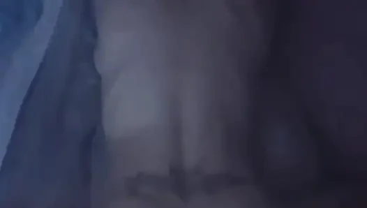 Üvey kız kardeş bu büyük yarağı seviyor.