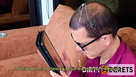 MEIN BLINDER STIEFVATER BRINGT EIN SEXY ZIMMERMÄDCHEN MIT NACH HAUSE UND ICH FICKE SIE HINTER SEINEM RÜCKEN