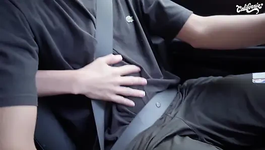 Ateşli lezbiyenler uber sürücüsünü öpüyor ve baştan çıkarıyor