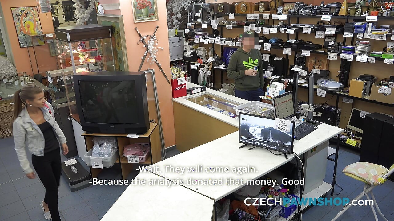 The stunning beauty (CzechPawnShop)