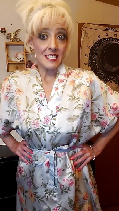 10 problems of a horny woman