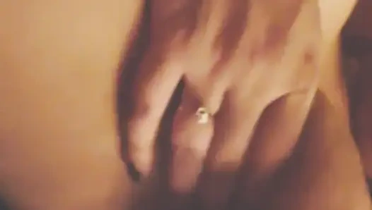 Desi bhabi show her body moaning