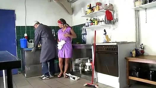 Milf semok seksi susy menyukai seks anal!