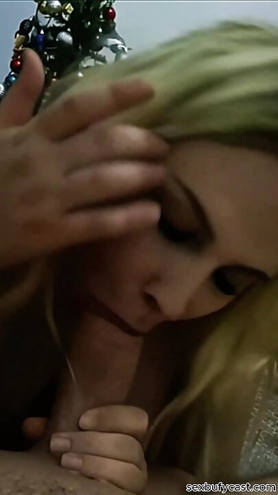 Tante seksi turki rambut pirang lagi asik nyepong kontol