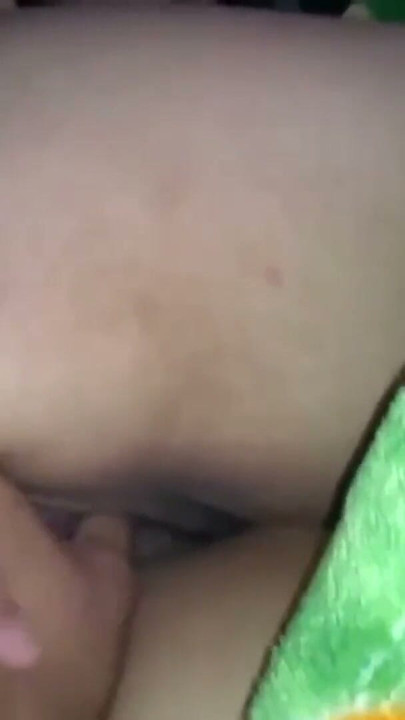 My friend lets me touch her a bit, taking advantage of the fact that she's naked. | Clip 1