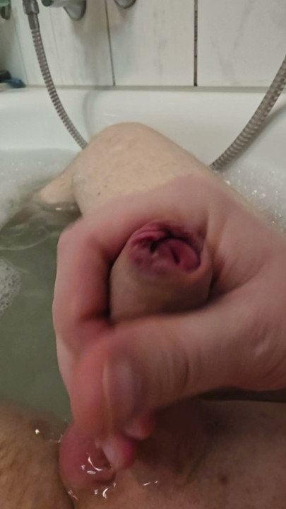 Solo in the bathtub !! 2from3 !!