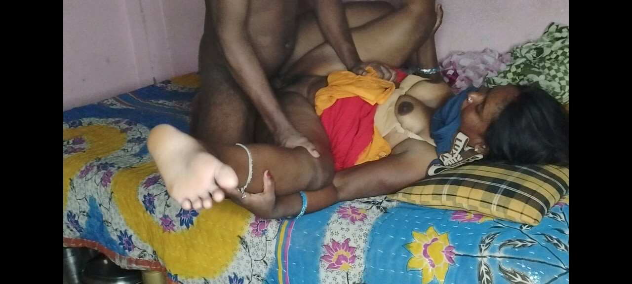 Bhosdi Mousi Ji Ko Raat Me Bohat Maje Se PeLa Aram Se