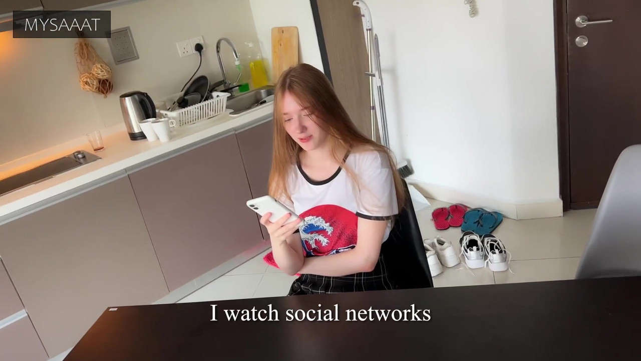 義理の妹はチェスで失い、彼女の猫に兼のダブルロードを手に入れました