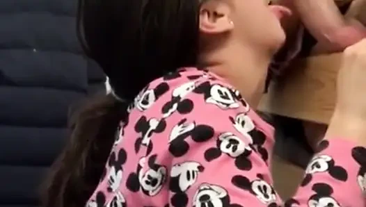 Francesca Palma oda arkadaşımın yarağını emiyor