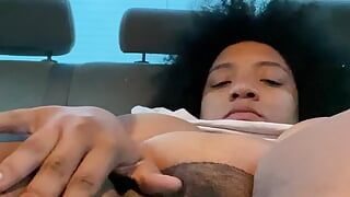 Ebony squirts in her backseat!: Numbah1Monstah