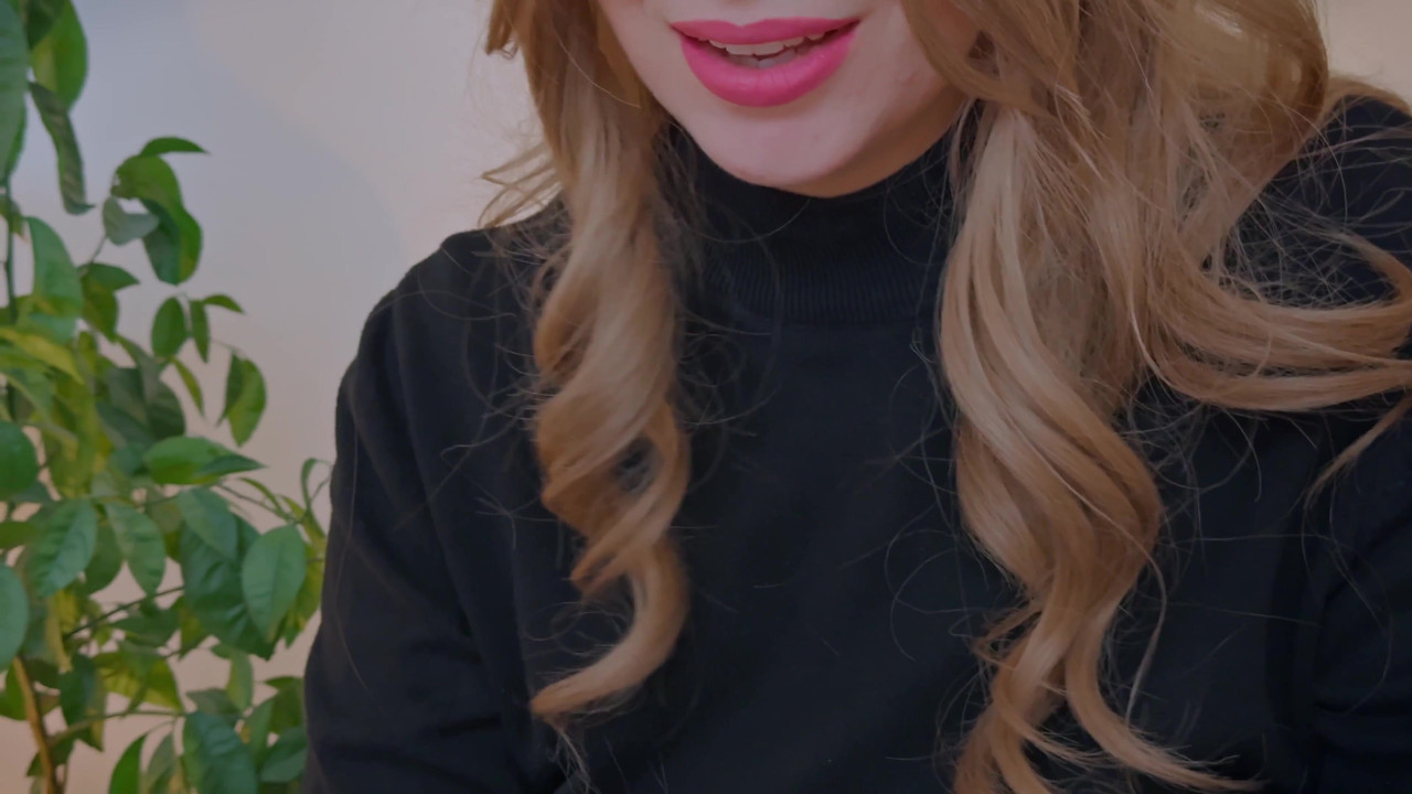 Hot MILF Texts Her Neighbor. Naughty Texts Lead to Orgasm.