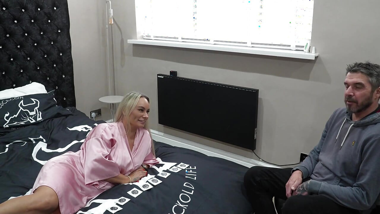 Corno - Corno 2. Este casal quente tenta seu primeiro bbc corno blacked e cummy kiss