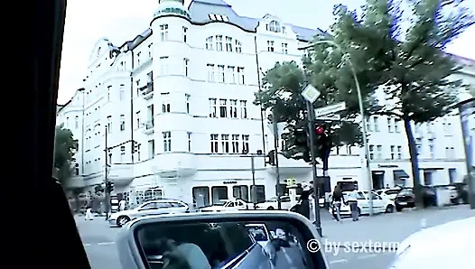Berlin Ku'dammraser Drags Horny Chick off