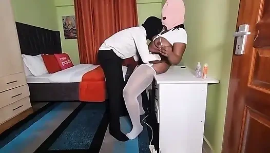 Sulu şişman götüne şaplak atıyor