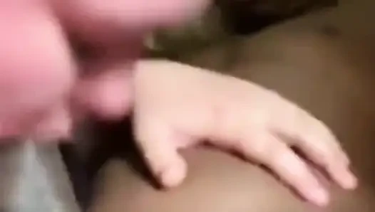 Göt dilliyor büyük zenci yarağını emiyor