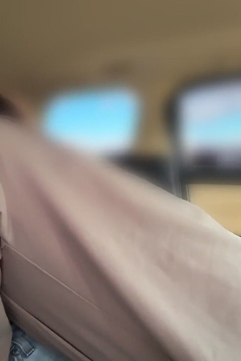 職場停車場因互相嫉妒而發生的性愛