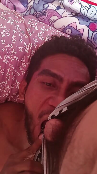 Worshipping Bodybuilder, Sitting and Cumming on Him