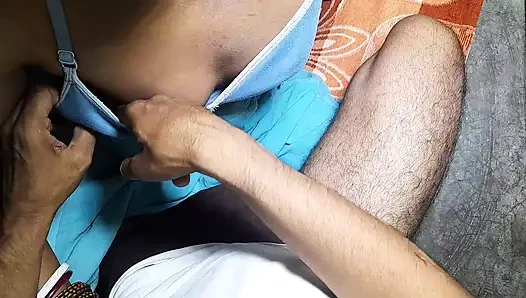 Hintli köylü kadın geceleri devar ile sikiliyor