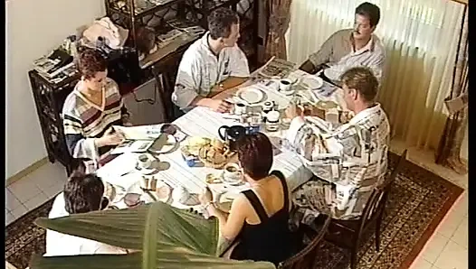 Alman Kapılarının Arkasında Özenle Siktir Edilir - Tam Film