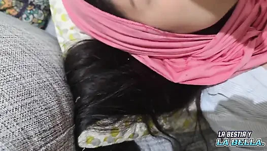 Müslüman bakire ilk kez bir yarakla tanışıyor ve beni emiyor ve sıkı amına sokuyor